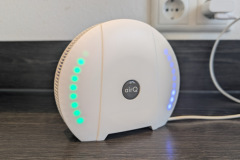 Die runde Bauweise wirkt optisch ansprechend und liefert zusammen mit den LED-Leisten klare Signale für eine schnelle Gesamteinschätzung. (Foto: Testsieger.de)