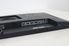 Die Anschlussvielfalt des Asus ProArt überzeugt uns. Alle Schnittstellen befinden sich auf der Hinterseite. (Foto: Testsieger.de)