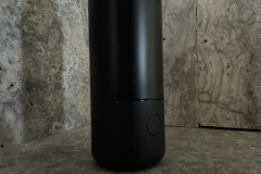 Die untere Hälfte der bottleplus spark Flasche mit dem gut erreichbaren Bedienknopf, der die individuelle Steuerung des Sprudelgrads ermöglicht. (Foto: Testsieger.de)