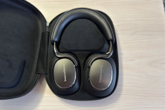 Das Case ist robust, aber aufgrund der nicht einklappbaren Bauweise relativ groß. (Foto: Testsieger.de)