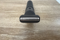 Nahaufnahme des Rasieraufsatzes, mit dem sich auch eine großflächigere Rasur durchführen lässt. (Foto: Testsieger.de)