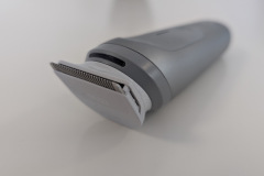 Der Klingenaufsatz für die Körperrasur schneidet auch längere Haare effektiv ab. (Foto: Testsieger.de)