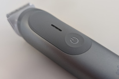 Der große Power-Knopf lässt sich blind gut ertasten und bedienen. (Foto: Testsieger.de)