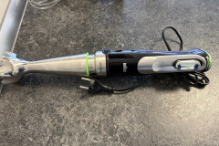 Der Edelstahl Stab ist mit der ActiveBlade Technologie ausgestattet, bei der sich die Klingen auf und ab bewegen und für gleichmäßige Mixergebnisse sorgen. (Foto: Testsieger.de)