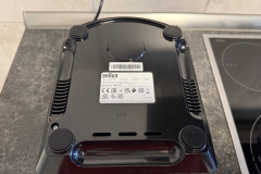 Die integrierte Kabelführung an der Unterseite erleichtert die ordentliche Aufbewahrung des Standmixers im Küchenschrank. (Foto: Testsieger.de)