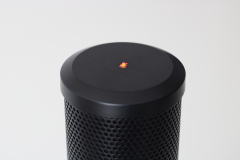 Über die Taste auf der Oberseite können wir das Mikrofon stumm schalten, das hört man jedoch in der Aufnahme. (Foto: Testsieger.de)