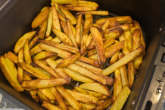 Auch frische Pommes erreichen ein sehr hohes Niveau, schön gebräunt, außen kross und innen cremig. (Foto: Testsieger.de).