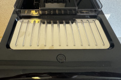 Der Edelstahl-Tassenwärmer hält Tassen vor der Zubereitung angenehm warm und trägt zum authentischen Barista-Feeling bei. (Foto: Testsieger.de)