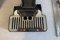 Die Abtropfschale mit Tresterbehälter ist solide verarbeitet und lässt sich leicht reinigen. (Foto: Testsieger.de)