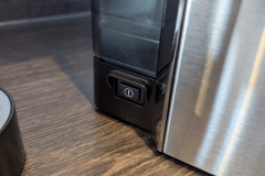 Der Netzschalter trennt das Gerät vollständig vom Strom – ein Pluspunkt für Sicherheit und Energieeffizienz. (Foto: Testsieger.de)