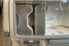 Die Station kann Reinigungsmittel automatisch beimischen und unterstützt damit eine gründliche und komfortable Nassreinigung im Alltag. (Foto: Testsieger.de)