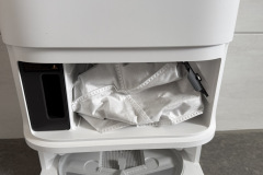 Der 3,2 Liter große Staubbeutel in der Basisstation nimmt den Inhalt des Roboter-Staubbehälters bei der automatischen Entleerung auf. (Foto: Testsieger.de)