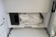 Der große Staubbeutel fasst bis zu 100 Tage Schmutz und verschließt sich beim Herausnehmen automatisch für eine besonders hygienische Entleerung. (Foto: Testsieger.de)