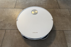 Dreame mit eingefahrenem Laserturm (Foto: Testsieger.de)