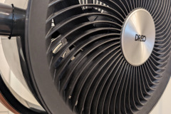 Kraft trifft Risiko: Das Rotorblatt sitzt sehr nah am Gitter und erfordert Vorsicht in Haushalten mit Kleinkindern. (Foto: Testsieger.de)