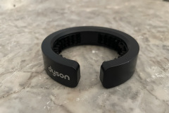 Der Reinigungsring für den Filter: Praktisches Zubehör zur Pflege des Dyson Airwrap i.d. – verhindert zuverlässig Leistungsverlust durch Staubablagerungen. (Foto: Testsieger.de)