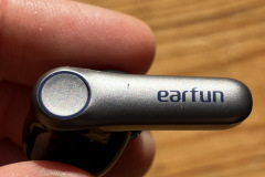 Die sauber integrierte Touchfläche arbeitet zuverlässig, zeigt im Alltag aber eine gewisse Anfälligkeit für unbeabsichtigte Eingaben. (Foto: Testsieger.de)