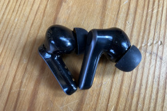 Die sauber verarbeiteten Kunststoffgehäuse hinterlassen im Test einen stabilen und hochwertigen Eindruck ohne scharfe Kanten oder Spiel. (Foto: Testsieger.de)