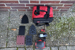 Blick von Oben auf den Lieferumfang des Einhell TE-OS 18_113 3X Li (Foto: Testsieger.de)