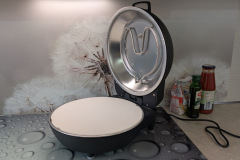 Die klare Innenstruktur mit leistungsstarker Oberhitze sorgt für eine gleichmäßige Wärmeverteilung und konstant hohe Backqualität. (Foto: Testsieger.de)