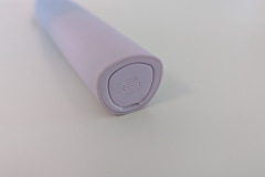 Moderne Ladeoption: Der USB-C-Anschluss ist clever in der Bodenseite untergebracht und macht den Einsatz herkömmlicher Netzteile überflüssig. (Foto: Testsieger.de)