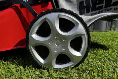 Die Räder sind stabil und unterstützen den integrierten Radantrieb. (Foto: Testsieger.de)