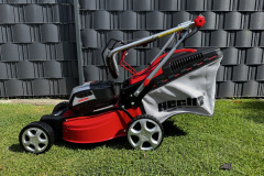 Der Hecht 5041S kombiniert ein stabiles Metallgehäuse mit sauber verarbeiteten Kunststoffteilen – insgesamt wirkt der Mäher wertig und solide. (Foto: Testsieger.de)