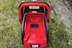 Der Akku rastet per Klickmechanismus einfach ein (Foto: Testsieger.de)