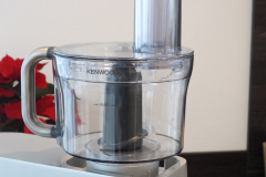 Der Multi-Zerkleinerer funktioniert gut, allerdings lässt er sich auch ohne Deckel betreiben. (Foto: Testsieger.de)