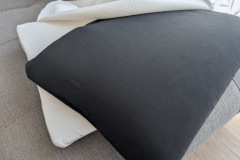 Je nach Schichtkombination liegt die Höhe zwischen 5 und 12 cm – passend für individuelle Bedürfnisse. (Foto: Testsieger.de)