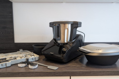 Mit kompakter Stellfläche und einem überraschend üppigen Lieferumfang wirkt der LX-050 direkt wie ein rundes Gesamtpaket für viele Aufgaben. (Foto: Testsieger.de)