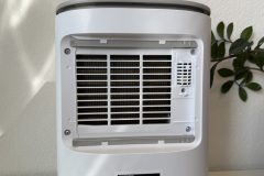 Das geöffnete Filterfach an der Rückseite ermöglicht einen einfachen Zugang zum Filter und erleichtert die Wartung im Alltag. (Foto: Testsieger.de)