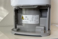 Der geöffnete Unterbau vermittelt einen durchdachten und sauber verarbeiteten Eindruck, passend zur insgesamt guten Material- und Verarbeitungsqualität im Test. (Foto: Testsieger.de)