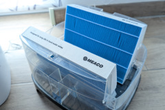 Die Verdunstermatten sind antibakteriell beschichtet und leicht zu reinigen. (Foto: Testsieger.de)