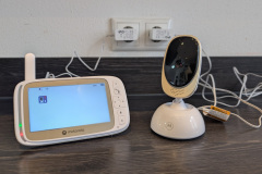 Mit Elterneinheit und Kamera zeigt das Motorola VM85 Connect schon im Gesamtbild ein hochwertiges und angenehm unaufdringliches Design. (Foto: Testsieger.de)