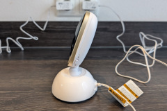 Die Kamera steht stabil und lässt sich im Alltag flexibel platzieren, was das Set besonders alltagstauglich macht. (Foto: Testsieger.de)