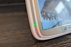 Die LEDs auf der Seite zeigen den gemessenen Geräuschpegel an. (Foto: Testsieger.de)