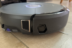 Aus der Nähe überzeugt die Verarbeitung des Narwal Flow 2: Die Spaltmaße sind durchgehend gleichmäßig und präzise, scharfe Kanten sucht man vergebens und sämtliche Bauteile sitzen fest. (Foto: Testsieger.de)