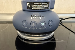 Einfache Handhabung nach kurzer Eingewöhnung: Die Programme reagieren zuverlässig, auch wenn die Beschriftung ausschließlich auf Englisch erfolgt. (Foto: Testsieger.de)