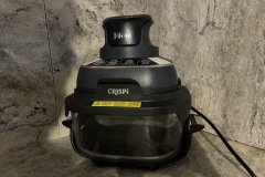 Der PowerPod liegt auf dem Glasbehälter auf, wodurch die Speisen im Inneren jederzeit beobachtet werden können und der Glasbehälter gleichzeitig als Aufbewahrungs- oder Transportgefäß dient. (Foto: Testsieger.de)