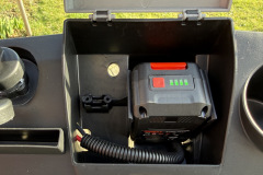 Der Lithium-Ionen-Akku versorgt den Elektrostarter zuverlässig mit Strom und macht den bequemen Kaltstart ohne Seilzug möglich. (Foto: Testsieger.de)