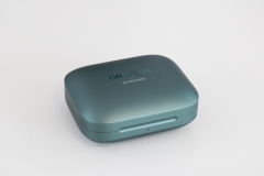 Das Ladecase gefällt uns sehr gut, es passt problemlos in jede Hosentasche. (Foto: Testsieger.de)