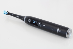 Oral-B iO Series 10 Elektrische Zahnbürste Gesamtansicht liegend