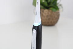 Der von der iO-Serie bekannte LED-Ring ist ebenfalls vorhanden. Dieser dient zur Andruckkontrolle. (Foto: Testsieger.de)