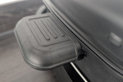 Gut durchdacht und stabil: Die Griffe der tiefen Wanne liegen sicher in der Hand, erwärmen sich an der Unterseite jedoch spürbar. (Foto: Testsieger.de)