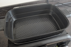 Großzügige Fläche für vielfältige Zubereitungen: Die tiefe Wanne überzeugt im Test durch Antihaftbeschichtung und einfache Reinigung. (Foto: Testsieger.de)