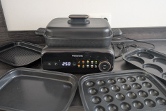 Sechs Kochplatten für volle Flexibilität: Von Grillen über Dämpfen bis zu Snacks deckt der NF-GM600 nahezu jede Zubereitungsart ab. (Foto: Testsieger.de)