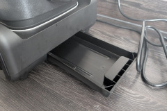 Die Reinigung gelingt mühelos: Der Abtropfbehälter lässt sich vollständig herausziehen und schnell mit warmem Wasser reinigen. (Foto: Testsieger.de)