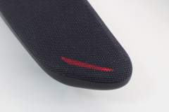 Eine der beiden Status-LEDs blinkt rot, wenn der Akku zur Neige geht. (Foto: Testsieger.de)