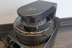 Die Heizelemente sitzen im Deckel und machen den PrimoChef im Test zur echten Alternative zur klassischen Heißluftfritteuse. (Foto: Testsieger.de).